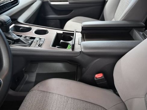 Used 2023 Toyota Sienna LE AWD/4WD image 22