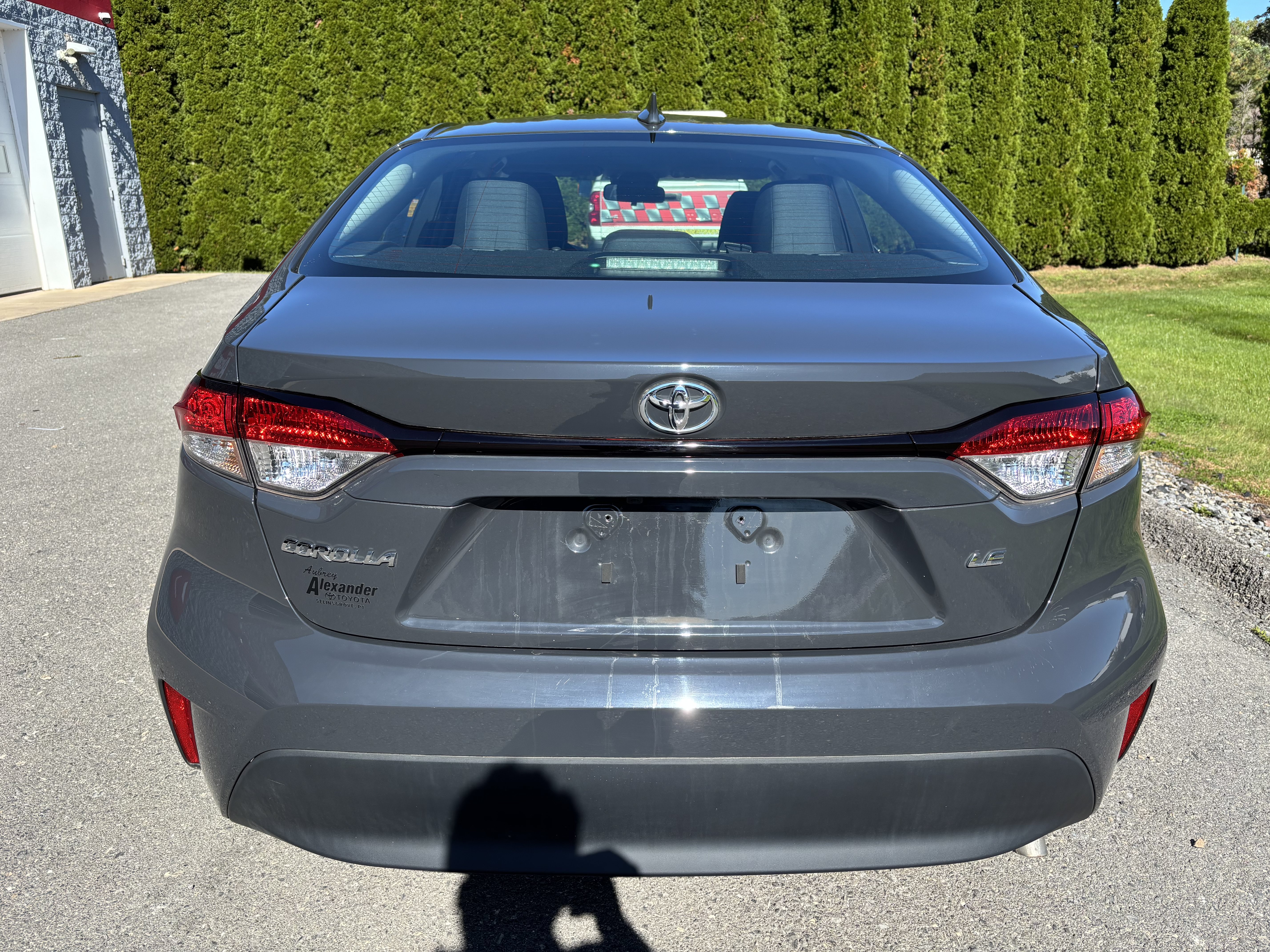 Used 2024 Toyota Corolla LE FWD image 4