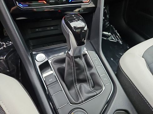 New 2026 Volkswagen Taos SE AWD/4WD image 14