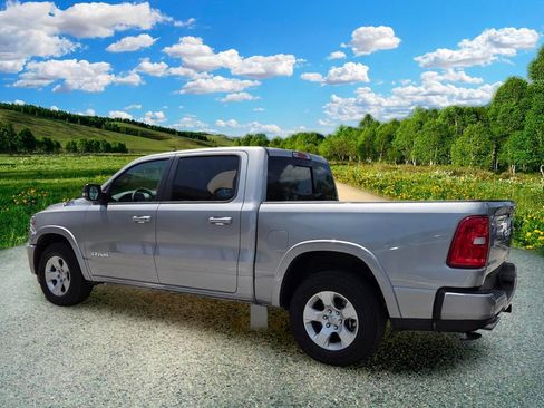 Used 2025 RAM 1500 Big Horn AWD/4WD image 4