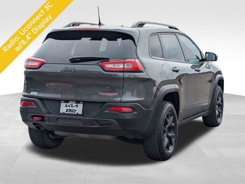 Used 2018 Jeep Cherokee Trailhawk w/ Cold Weather Group image 5