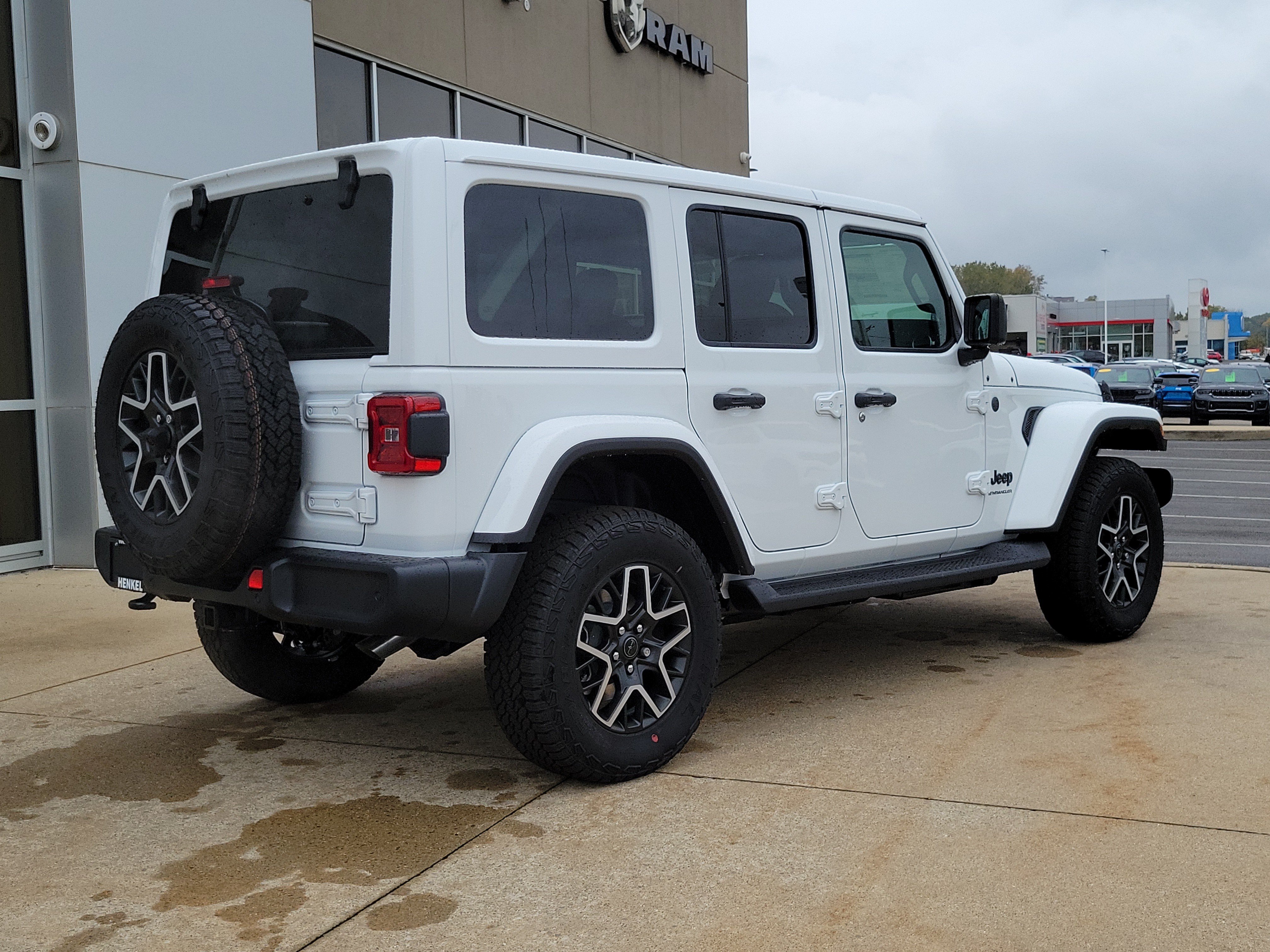 New 2027 Jeep Wrangler Unlimited Sahara AWD/4WD image 4