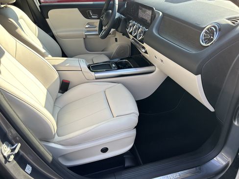 Certified 2025 Mercedes-Benz GLA 250 image 49