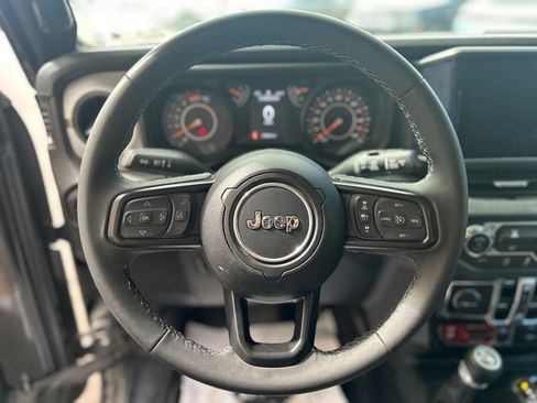 Used 2018 Jeep Wrangler Unlimited Rubicon w/ LED Lighting Group AWD/4WD image 22