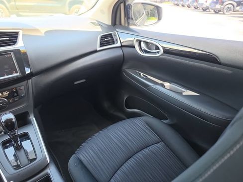 Used 2019 Nissan Sentra SV FWD image 11
