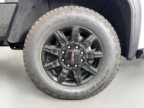 Used 2024 GMC Sierra 2500 AT4 w/ AT4 Premium Plus Package AWD/4WD image 32