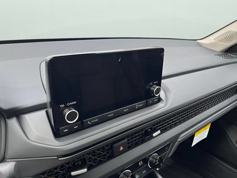 Used 2025 Honda Accord SE image 22