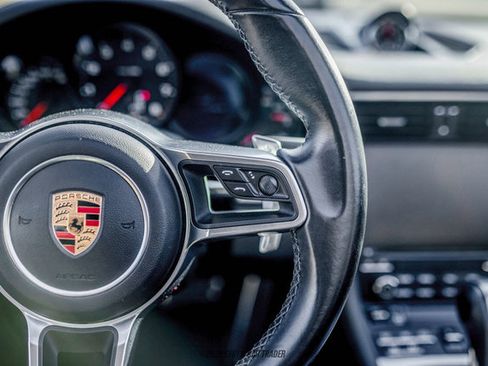 Used 2017 Porsche 911 Carrera image 33