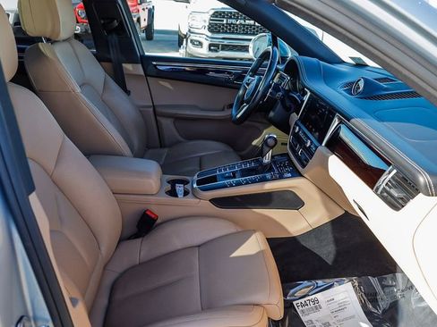 Used 2020 Porsche Macan image 18