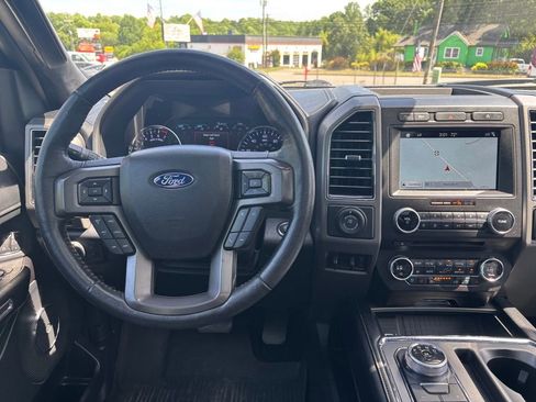 Used 2018 Ford Expedition XLT w/ Equipment Group 202A AWD/4WD image 12
