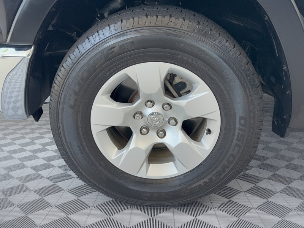 Used 2021 RAM 1500 Big Horn RWD image 13