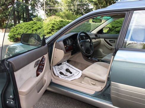 Used 2002 Subaru Outback Wagon AWD/4WD image 5