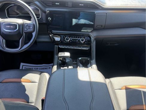 Used 2023 GMC Sierra 1500 AT4 w/ Technology Package AWD/4WD image 13