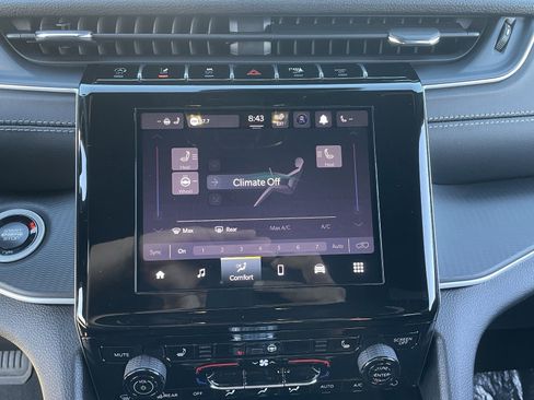 New 2025 Jeep Grand Cherokee 4WD image 19