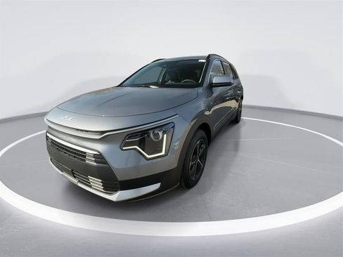 Certified 2025 Kia Niro EX image 5