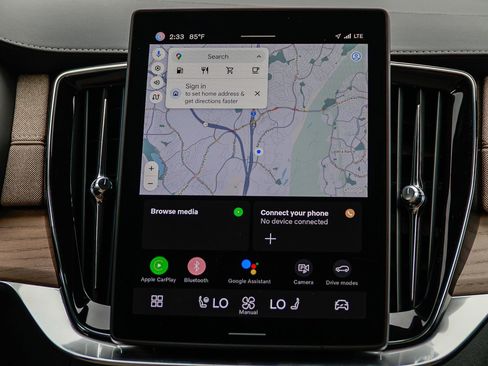 Certified 2025 Volvo XC90 B5 Plus image 16