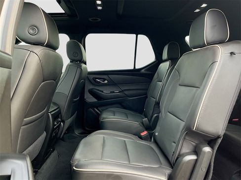 Used 2023 Chevrolet Traverse Premier image 25