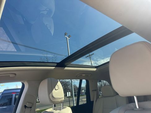 Used 2024 Mercedes-Benz GLS 450 4MATIC image 24