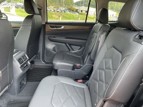 New 2026 Volkswagen Atlas SE FWD image 12