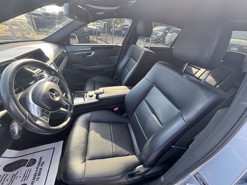 Used 2013 Mercedes-Benz E 350 4MATIC Sedan image 9