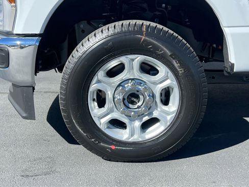 New 2026 Ford F350 XLT w/ 360-Degree Camera Package image 13