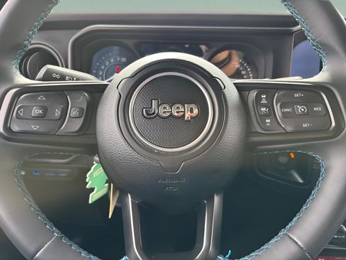 Used 2024 Jeep Wrangler Unlimited Rubicon 4xe image 25