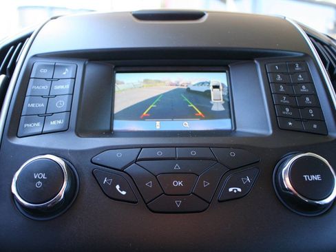 Used 2018 Ford Edge SEL image 13