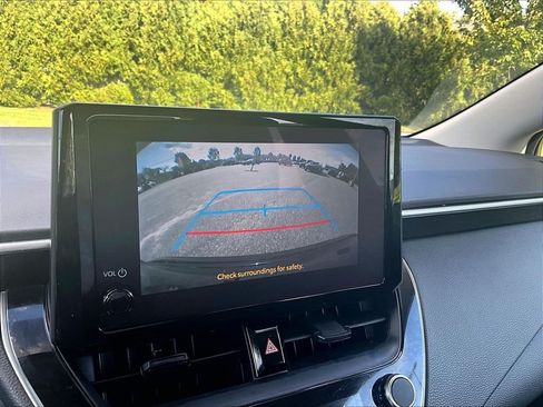 Used 2024 Toyota Corolla LE FWD image 19