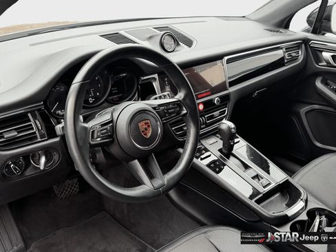 Used 2024 Porsche Macan AWD/4WD image 28