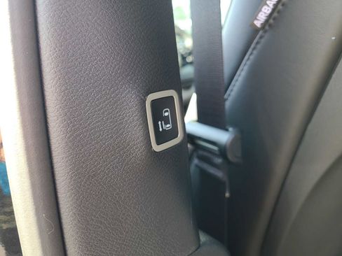 New 2023 Chrysler Pacifica Limited w/ Uconnect Theater Family Group image 45