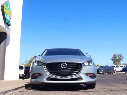 Used 2018 MAZDA MAZDA3 Touring image 17