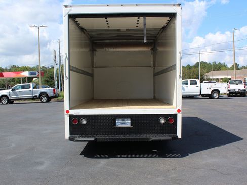 Used 2024 Ford E-450 and Econoline 450 Super Duty w/ Power Windows & Locks Group image 28