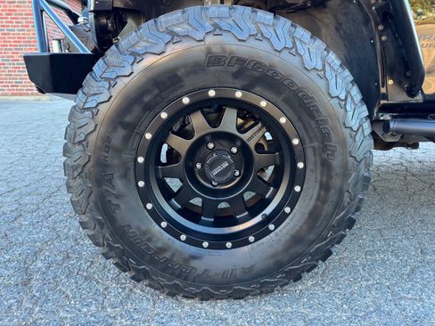 Used 2017 Jeep Wrangler Unlimited Sport AWD/4WD image 18