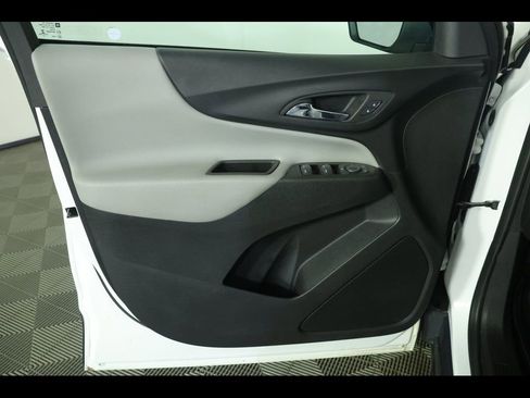 Used 2023 Chevrolet Equinox LS w/ LS Convenience Package image 21