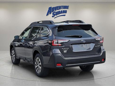 Used 2025 Subaru Outback Premium image 5