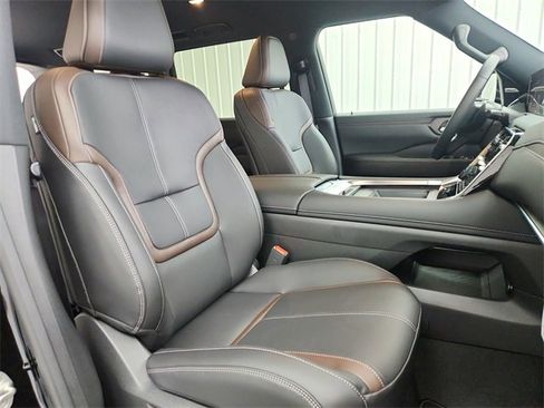 New 2026 Nissan Armada SL w/ Captain's Chari Seat Package image 48