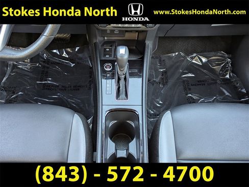 Used 2022 Nissan Kicks SR w/ Premium Package image 19