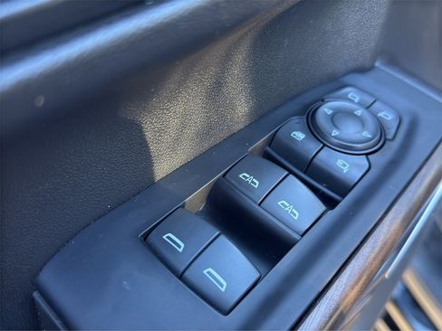 Used 2022 GMC Sierra 1500 SLT image 11