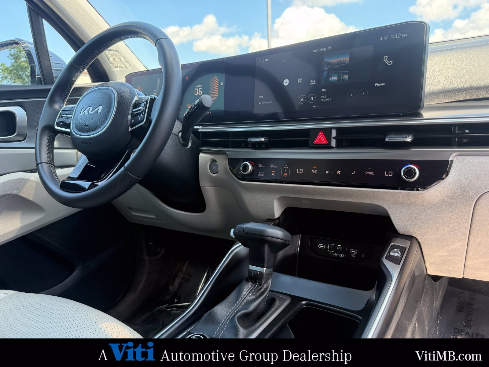Used 2025 Kia Sorento S FWD image 30