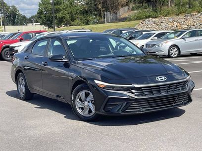 Certified 2025 Hyundai Elantra SE w/ Cargo Package