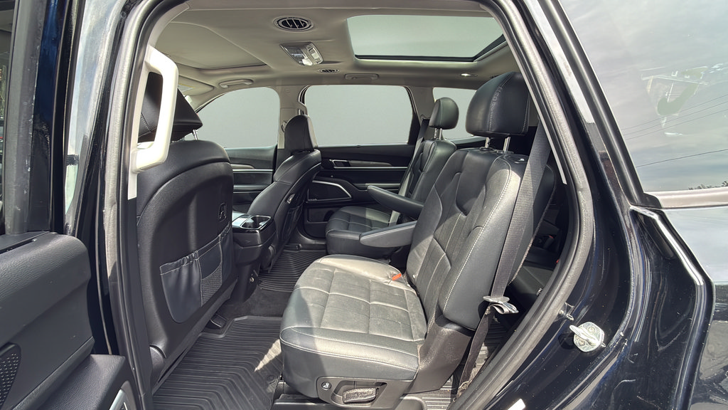 Used 2022 Kia Telluride SX w/ Nightfall Edition Package AWD/4WD image 15