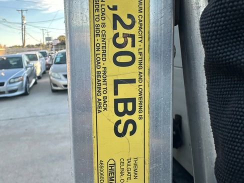 Used 2015 Chevrolet Express 3500 RWD image 14
