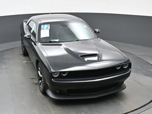 Used 2022 Dodge Challenger R/T w/ Blacktop Package image 37
