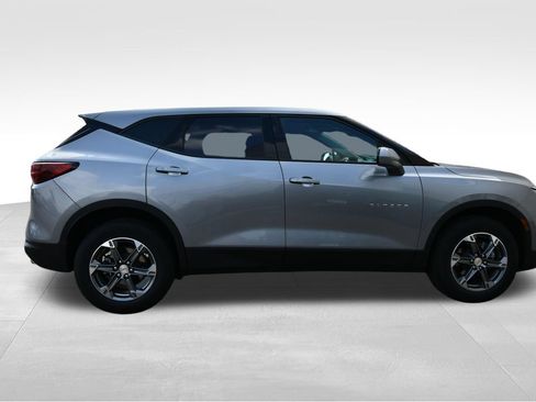 Used 2025 Chevrolet Blazer LT AWD/4WD image 9