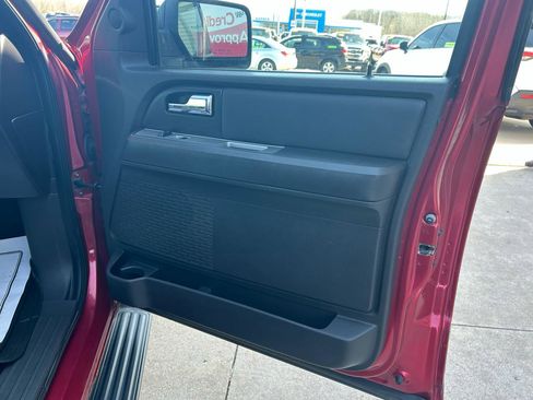 Used 2007 Ford Expedition EL XLT image 19