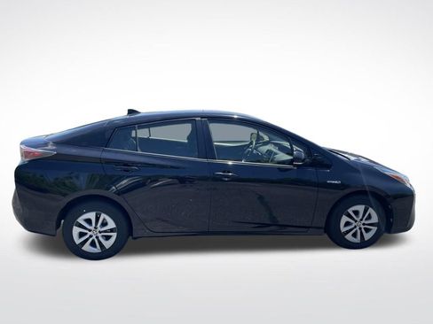 Used 2017 Toyota Prius Three FWD image 2