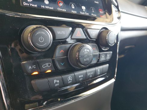 Used 2022 Jeep Grand Cherokee Laredo X AWD/4WD image 27