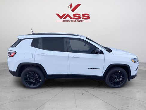 New 2026 Jeep Compass Latitude AWD/4WD image 8