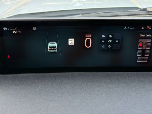 Certified 2025 Ford Expedition Active AWD/4WD image 31