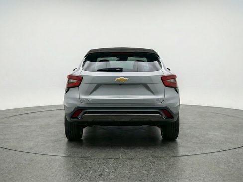 Used 2025 Chevrolet Trax LT image 7